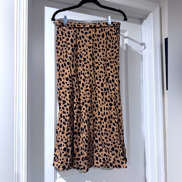 Gap Women’s Pull On Elastic Waist Leopard Print Midi Skirt in Medium - Picture 1 of 5